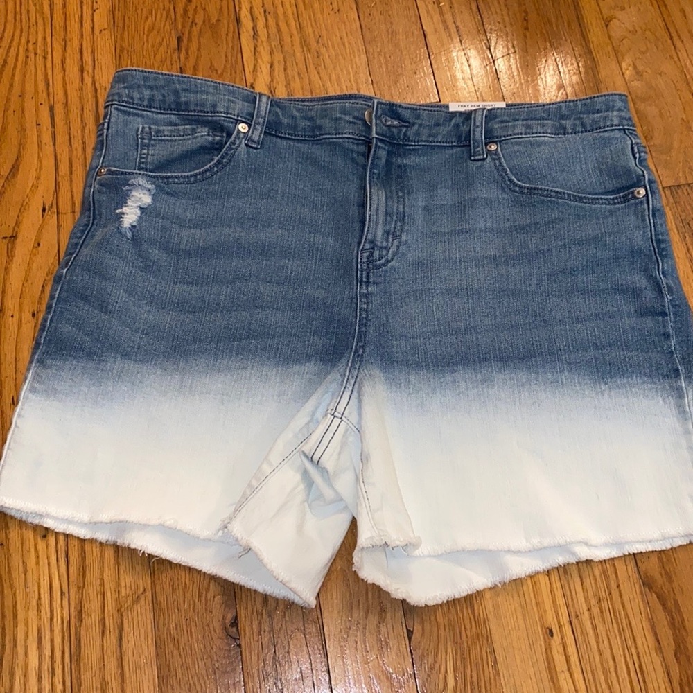 NWT in original packing size 12 white bleached denim shorts for women style & co
